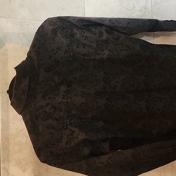 Polo Men's Small black paisley embossed button up shirt - Picture 3 of 3